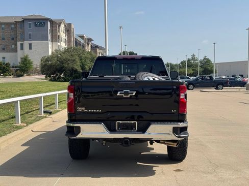 Used 2024 Chevrolet Silverado 2500 LT w/ Texas Edition AWD/4WD image 4