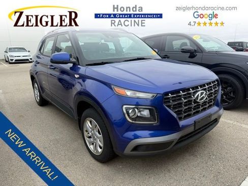 Used 2020 Hyundai Venue SEL image 1