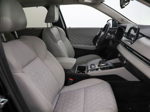 Used 2024 Mitsubishi Outlander SEL image 11