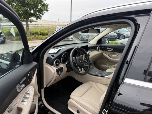 Used 2022 Mercedes-Benz GLC 300 image 4