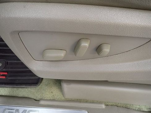 Used 2017 GMC Yukon SLT image 22