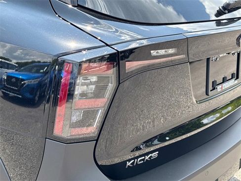 New 2025 Nissan Kicks SR image 12