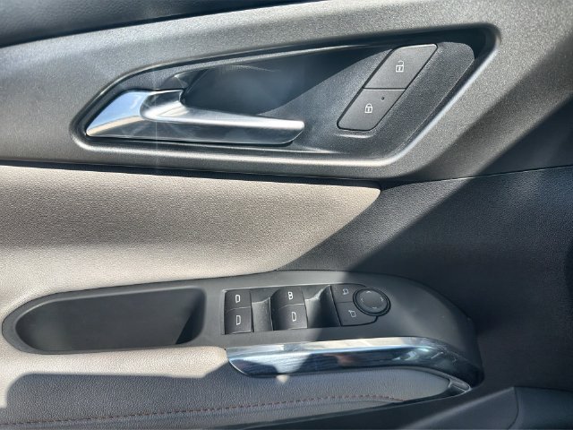 Used 2026 Chevrolet Traverse LT w/ Driver Confidence Package FWD image 22