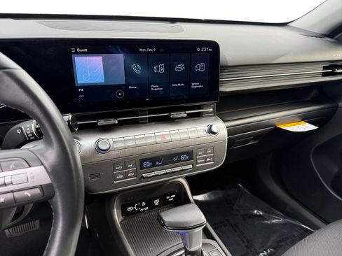 Certified 2025 Hyundai Kona SEL image 12