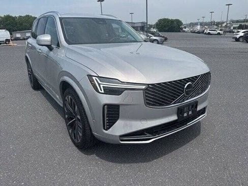 Used 2025 Volvo XC90 B6 Ultra w/ Protection Package Premier image 7