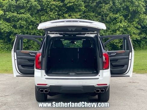 Used 2025 GMC Yukon XL Denali AWD/4WD image 44