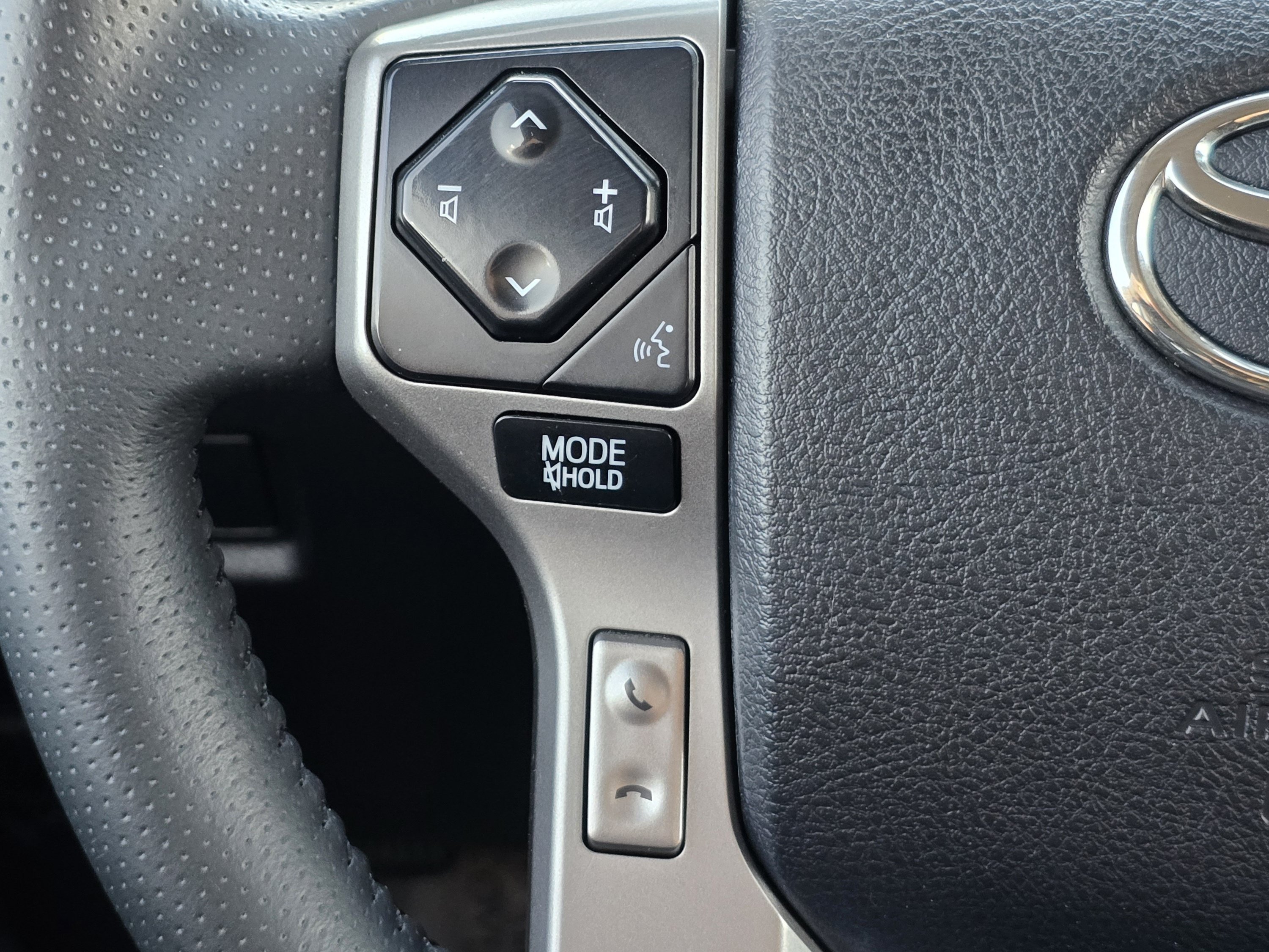 Used 2020 Toyota 4Runner SR5 AWD/4WD image 43