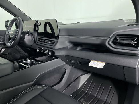 New 2025 Chevrolet Silverado EV LT image 87