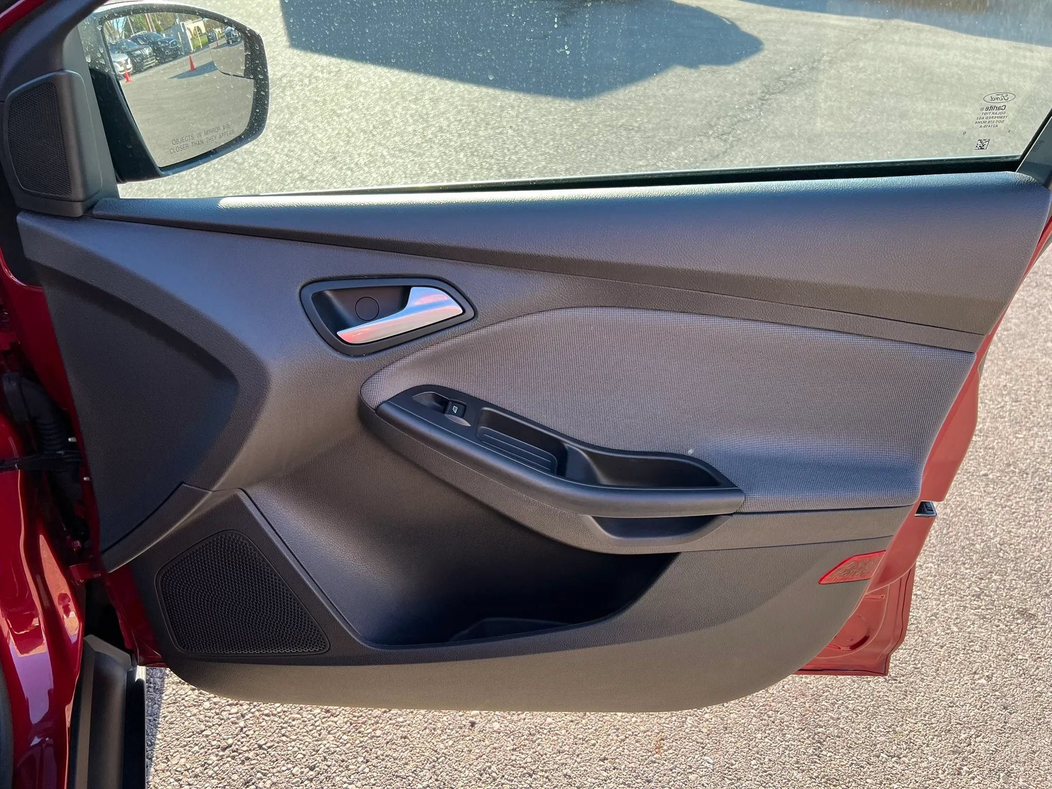 Used 2014 Ford Focus SE FWD image 24