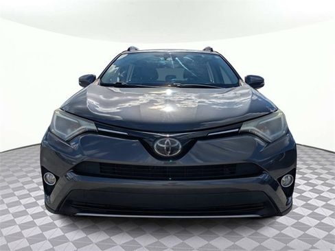 Used 2018 Toyota RAV4 XLE image 8