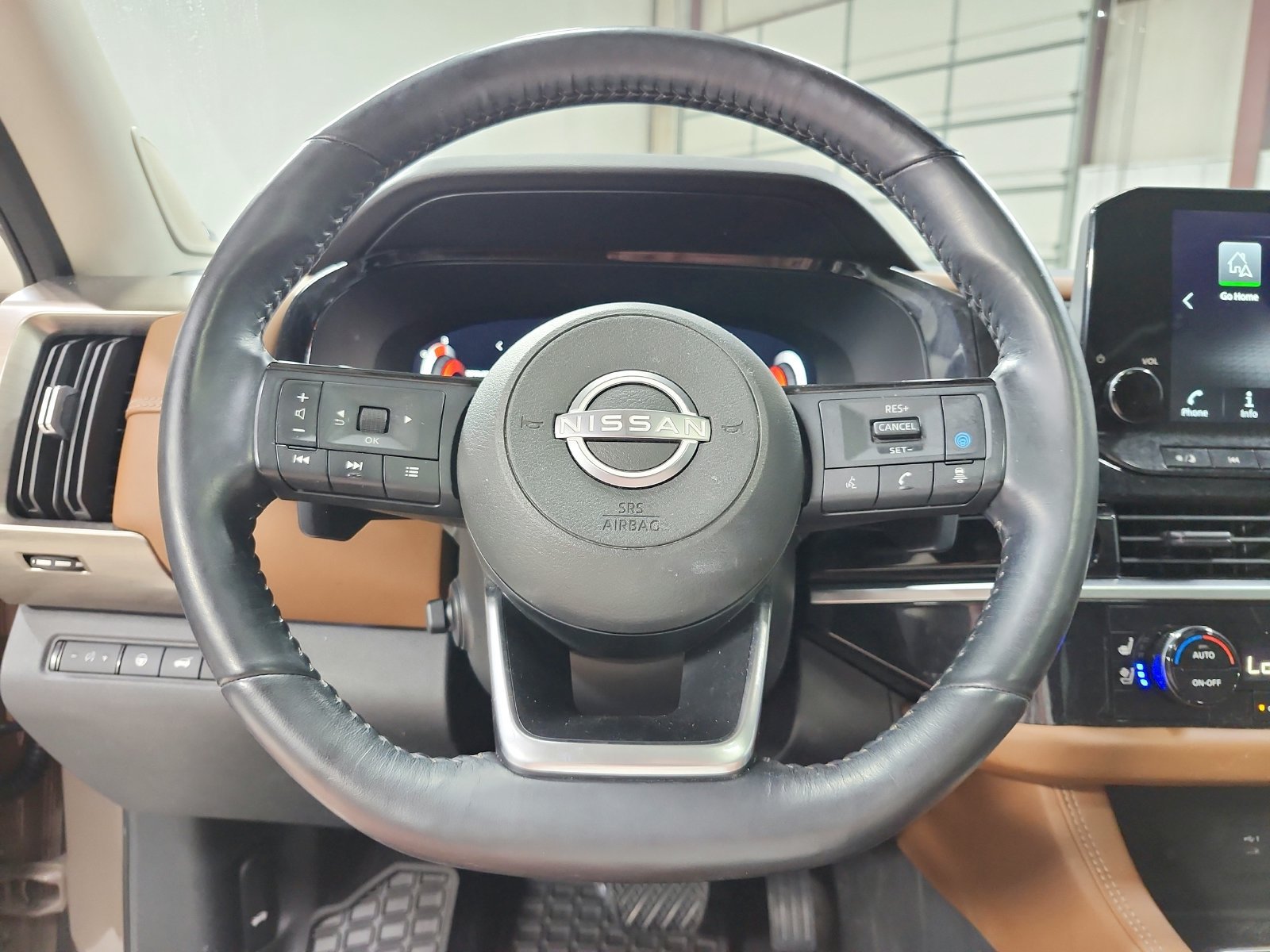 Used 2023 Nissan Pathfinder Platinum w/ Cargo Package AWD/4WD image 22