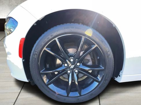 Used 2017 Dodge Charger SXT w/ Blacktop Package RWD image 43