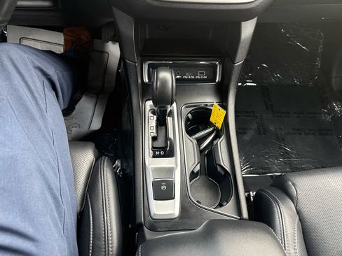 Used 2023 Subaru Ascent Limited image 25