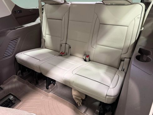 Used 2023 GMC Yukon Denali w/ Denali Reserve Package image 9
