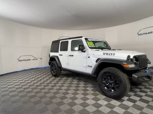 Used 2023 Jeep Wrangler Unlimited w/ 8.4" Radio Group AWD/4WD image 3