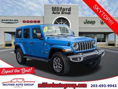 Certified 2024 Jeep Wrangler Unlimited Sahara w/ Technology Group AWD/4WD image 1