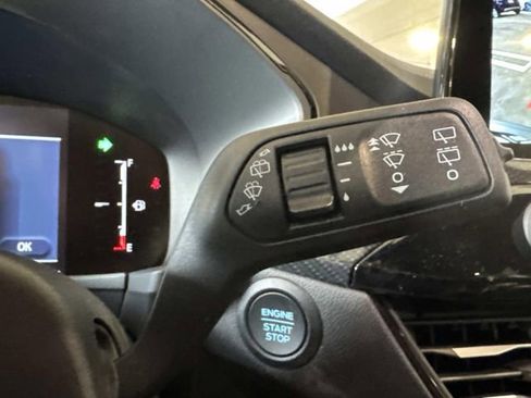 Used 2025 Ford Escape ST-Line image 30