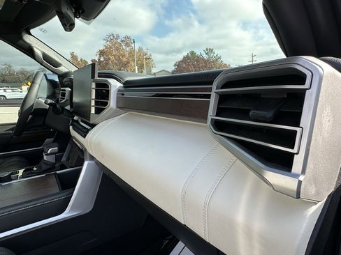 Used 2025 Toyota Sequoia Capstone image 13