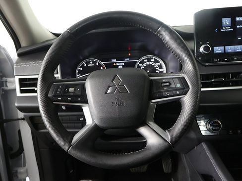 Used 2024 Mitsubishi Outlander SE image 39