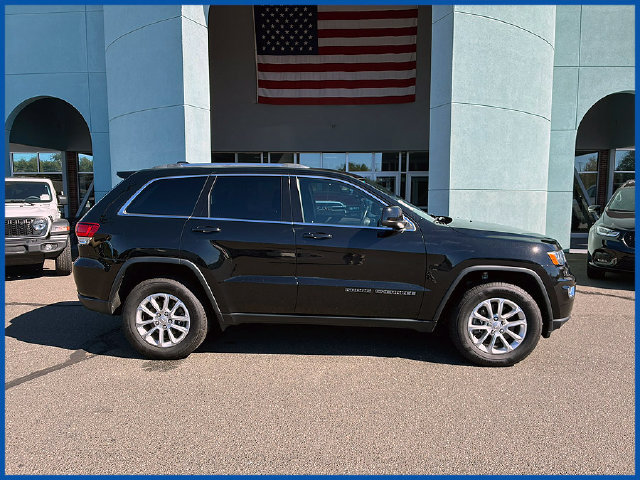 Certified 2021 Jeep Grand Cherokee Laredo AWD/4WD image 2
