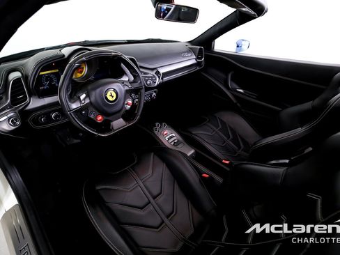 Used 2014 Ferrari 458 Spider RWD image 13