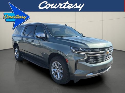 Used 2023 Chevrolet Suburban Premier AWD/4WD image 1