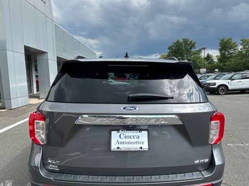 Used 2023 Ford Explorer XLT AWD/4WD image 7