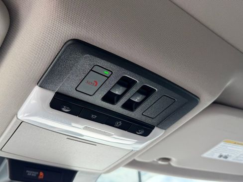 Used 2024 Nissan Rogue Platinum image 39