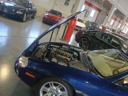 Used 2001 Jaguar XK8 Convertible image 38