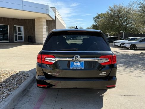 Used 2019 Honda Odyssey Touring image 5