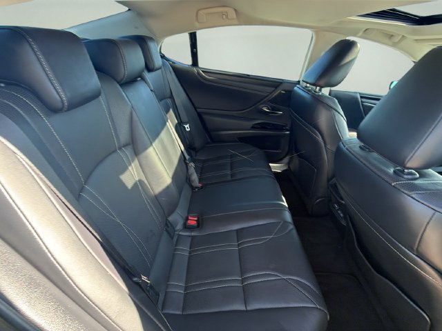 Used 2024 Lexus ES 300h Ultra Luxury w/ Accessory Package (Z2) FWD image 12