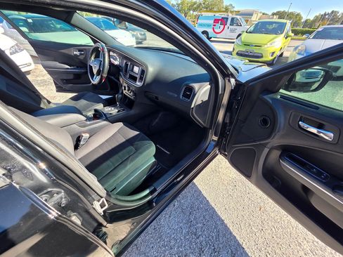 Used 2012 Dodge Charger SE image 16