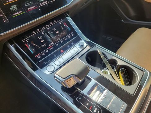 Used 2020 Audi Q8 Prestige w/ Prestige Package AWD/4WD image 21