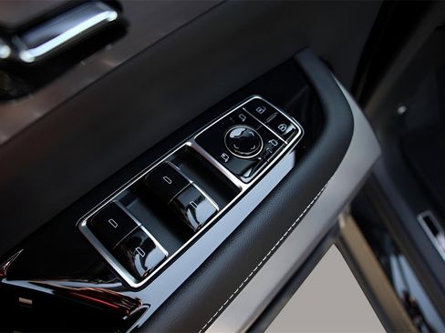 New 2026 Cadillac Vistiq Luxury image 10