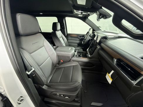 New 2026 GMC Yukon XL Denali w/ Sun & Power Step Package image 28