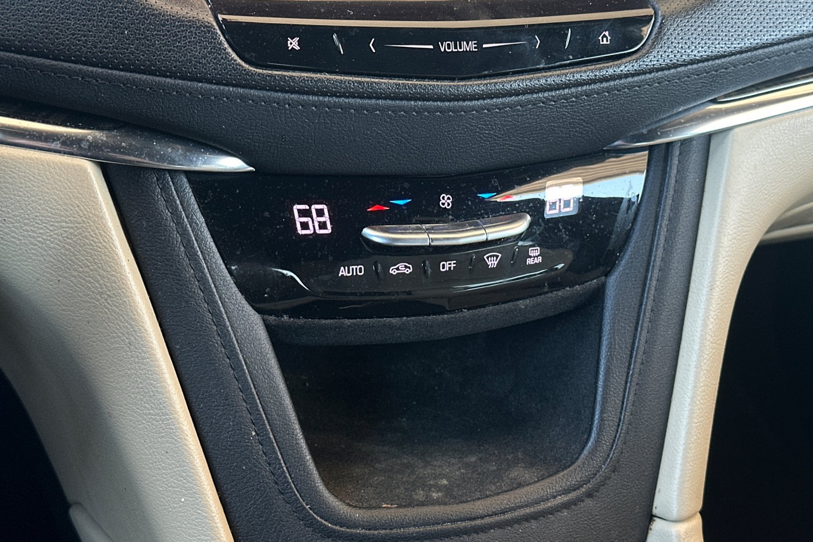 Used 2019 Cadillac XT5 FWD image 27