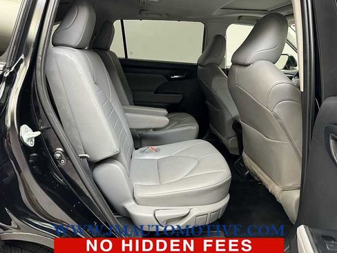 Used 2021 Toyota Highlander XLE image 21