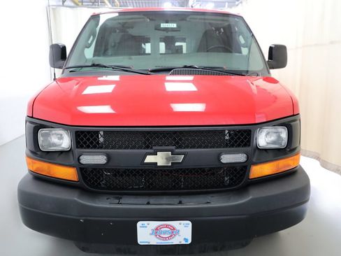 Used 2016 Chevrolet Express 3500 RWD image 12