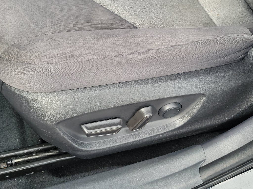 Certified 2022 Toyota Camry LE FWD image 22