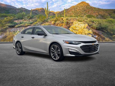 Used 2022 Chevrolet Malibu LT image 2