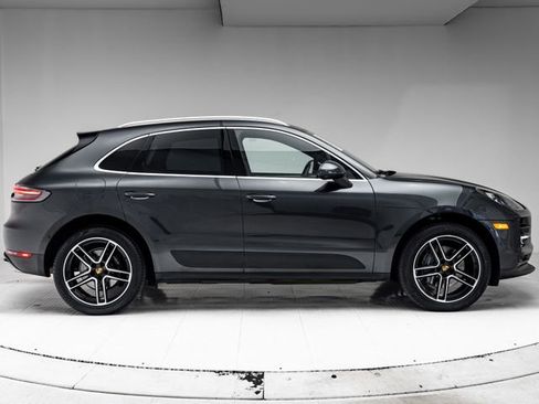 Certified 2021 Porsche Macan AWD/4WD image 32