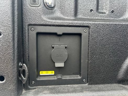 Used 2021 Ford F150 XLT w/ Equipment Group 302A High AWD/4WD image 9