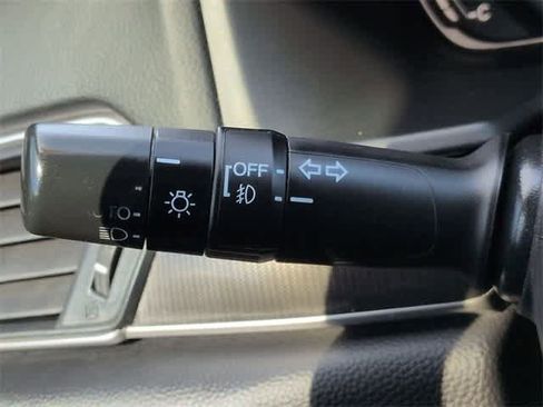 Used 2018 Honda Accord Sport image 27