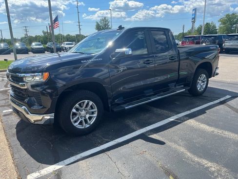 Used 2023 Chevrolet Silverado 1500 LT w/ Protection Package AWD/4WD image 3