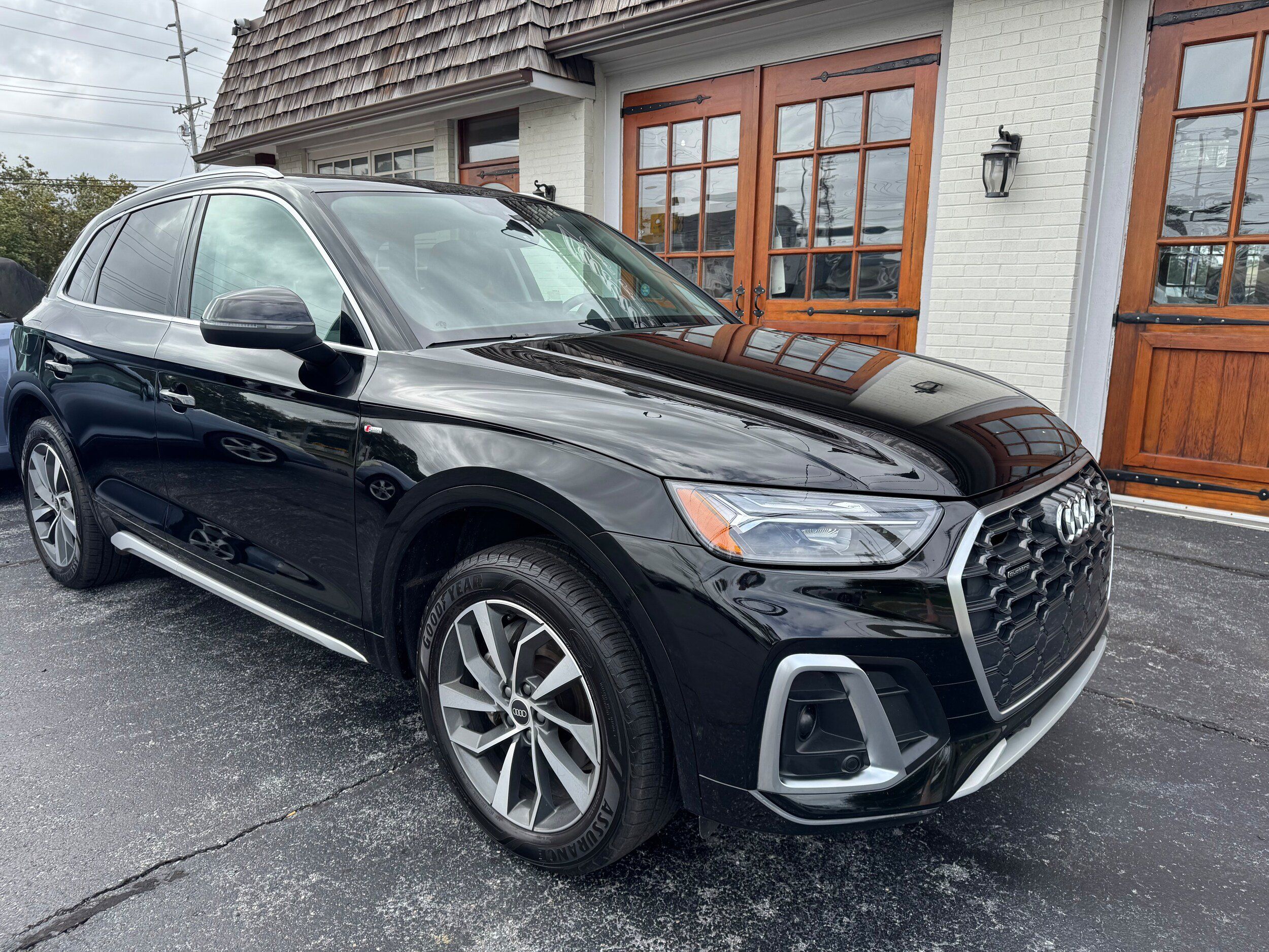 Used 2023 Audi Q5 2.0T Premium Plus AWD/4WD image 2