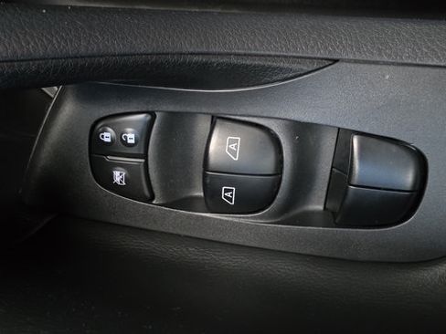 Used 2017 Nissan Altima 2.5 SV w/ Convenience Package FWD image 11