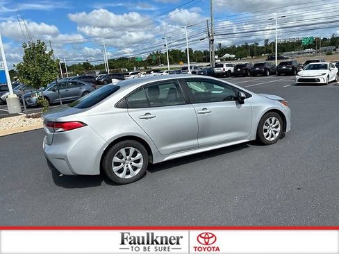 Used 2024 Toyota Corolla LE FWD image 6