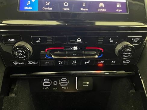 Used 2022 Jeep Grand Cherokee Limited AWD/4WD image 33