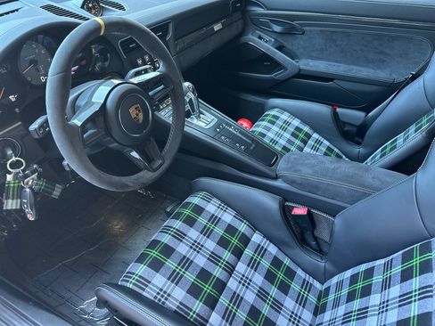 Used 2019 Porsche 911 GT2 RS RWD image 4