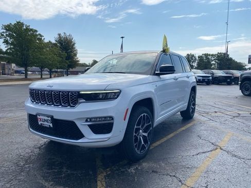Used 2023 Jeep Grand Cherokee Summit image 14